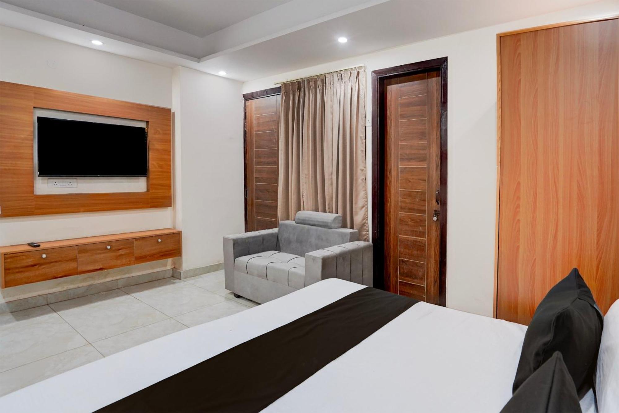 Hotel O R.N Residency Hotel ガーズィヤーバード エクステリア 写真